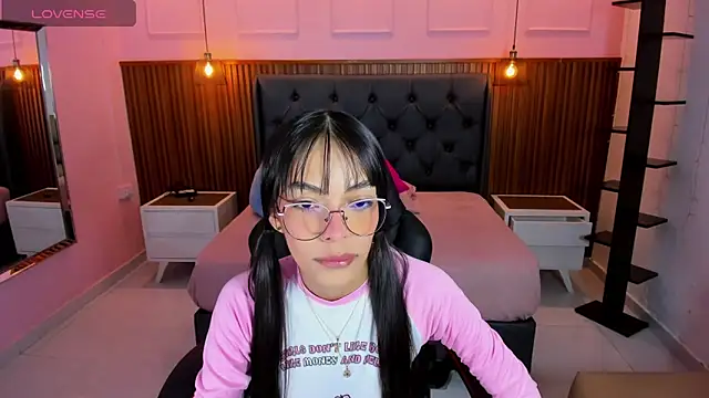 AMELIELEONE online show from 04/14/26, 12:22