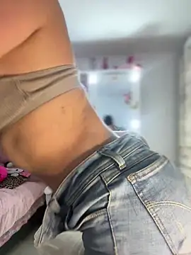 Emmily 19 online show from 01/22/25, 10:48