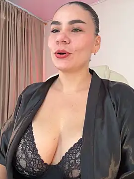 Snapshot of MeganDupont chatting on 12/16/25, 12:54 MeganDupont online show from 12/16/25, 12:54