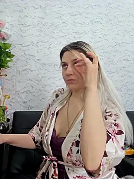 Snapshot of ScarletCallings420 chatting on 03/28/26, 08:30 ScarletCallings420 online show from 03/28/26, 08:30