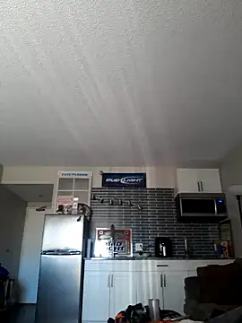 Snapshot of EZYves chatting on 12/05/24, 04:23 EZYves online show from 12/05/24, 04:23