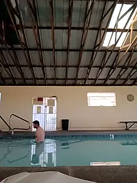 Snapshot of EZYves chatting on 09/30/25, 11:54 EZYves online show from 09/30/25, 11:54