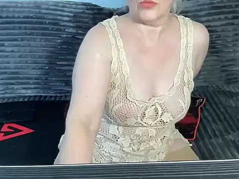 Snapshot of milaja chatting on 10/26/25, 08:09 milaja online show from 10/26/25, 08:09