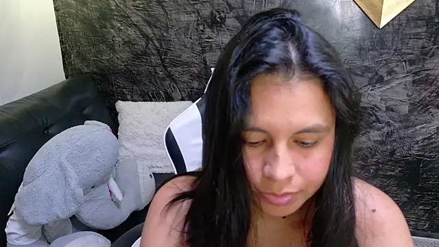 olivia love  online show from 07/02/26, 12:43