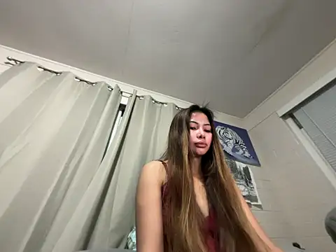 Snapshot of pinay6969 chatting on 04/08/26, 04:07 pinay6969 online show from 04/08/26, 04:07