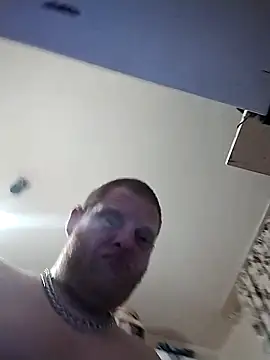 Snapshot of Baumhackel chatting on 04/04/26, 01:59 Baumhackel online show from 04/04/26, 01:59