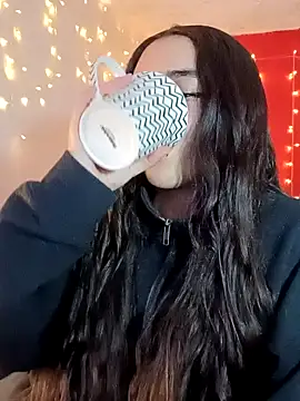 IvonneT online show from 12/11/24, 05:00