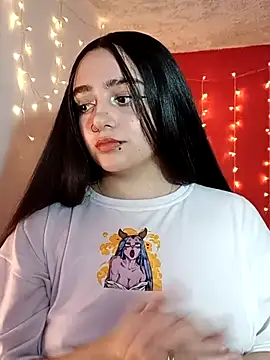 IvonneT online show from 02/15/25, 09:04