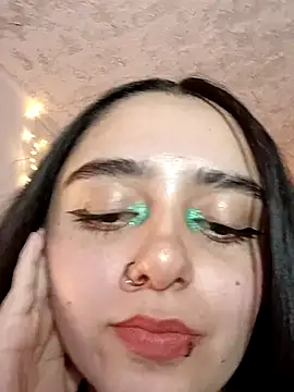 IvonneT online show from 02/28/25, 11:12