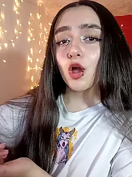 IvonneT online show from 03/09/25, 10:41