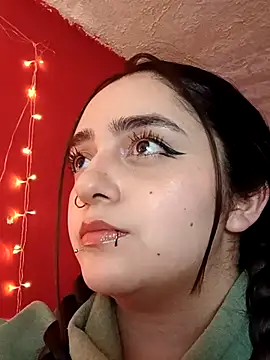 IvonneT online show from 10/26/25, 12:16