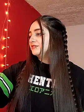 IvonneT online show from 10/26/25, 10:47