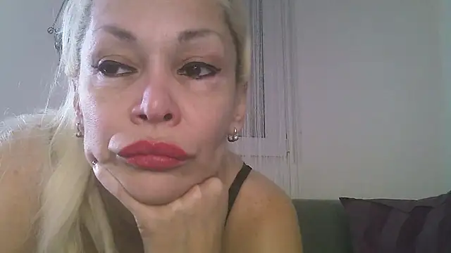 Snapshot of EvaaMina chatting on 03/21/26, 12:10 EvaaMina online show from 03/21/26, 12:10