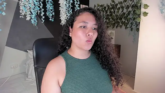 Snapshot of alixon_fiore5 chatting on 04/23/26, 06:58 alixon fiore5 online show from 04/23/26, 06:58