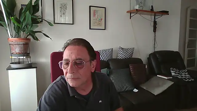 Snapshot of HETEREOMAN chatting on 10/19/25, 04:07 HETEREOMAN online show from 10/19/25, 04:07