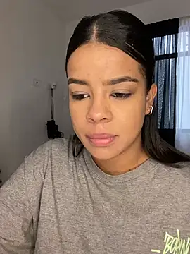 trianawhite online show from 12/17/24, 02:55