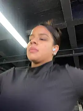 trianawhite online show from 02/24/25, 08:03