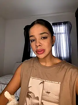 trianawhite online show from 09/23/25, 03:15