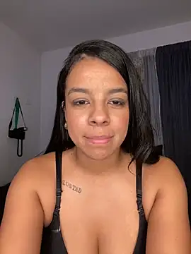 trianawhite online show from 11/27/25, 02:13