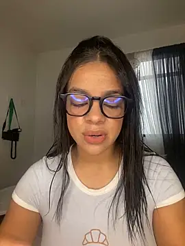 trianawhite online show from 12/02/25, 03:18