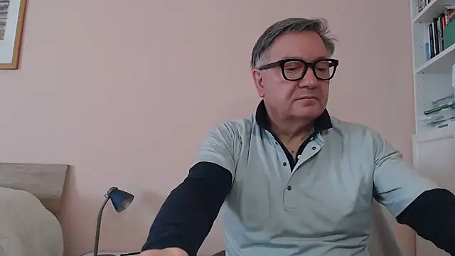 Snapshot of YOU6me chatting on 03/12/26, 09:15 YOU6me online show from 03/12/26, 09:15