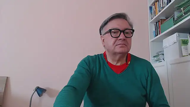 Snapshot of YOU6me chatting on 04/04/26, 08:12 YOU6me online show from 04/04/26, 08:12