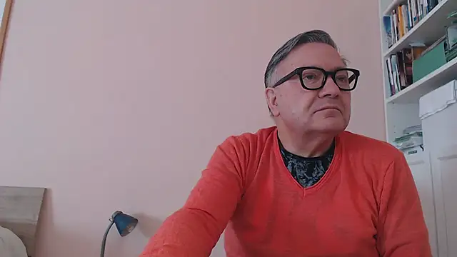 Snapshot of YOU6me chatting on 04/06/26, 08:26 YOU6me online show from 04/06/26, 08:26