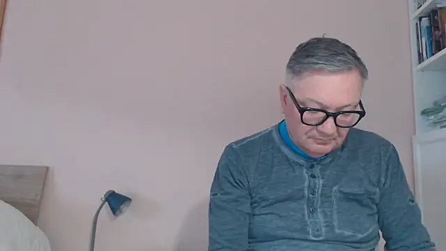 Snapshot of YOU6me chatting on 04/16/26, 09:43 YOU6me online show from 04/16/26, 09:43