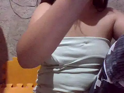 Snapshot of Beatrice143 chatting on 10/16/25, 09:16 Beatrice143 online show from 10/16/25, 09:16