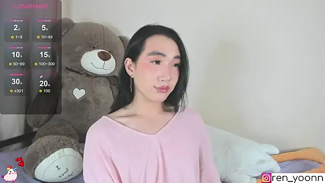 Snapshot of Ren_yoon chatting on 10/31/25, 03:18 Ren yoon online show from 10/31/25, 03:18