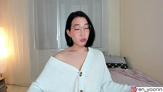 Snapshot of Ren_yoon chatting on 04/10/26, 02:11 Ren yoon online show from 04/10/26, 02:11