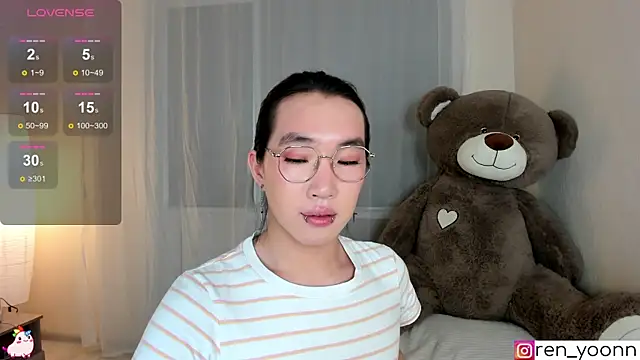 Snapshot of Ren_yoon chatting on 06/16/26, 04:48 Ren yoon online show from 06/16/26, 04:48