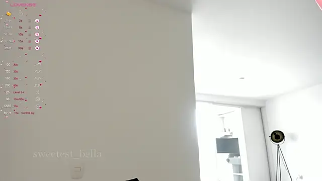 Snapshot of sweetest_bella chatting on 03/15/26, 05:41 sweetest bella online show from 03/15/26, 05:41