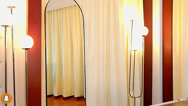 lissetlong69 online show from 05/18/26, 11:32