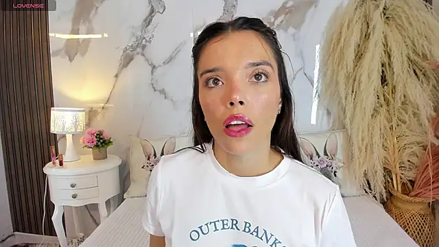 hannahill69 online show from 04/10/26, 04:50