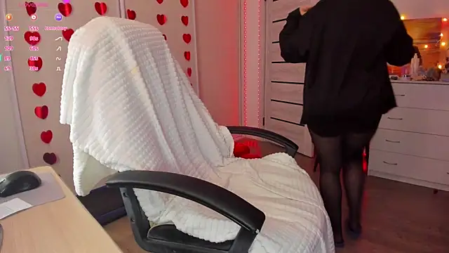 Snapshot of Ophelia_mm chatting on 02/16/26, 08:54 Ophelia mm online show from 02/16/26, 08:54
