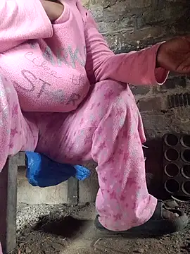 Snapshot of winterqueenx chatting on 03/15/26, 06:30 winterqueenx online show from 03/15/26, 06:30