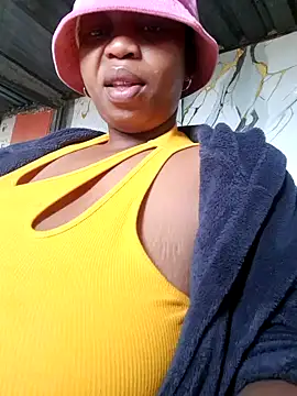 Snapshot of winterqueenx chatting on 03/17/26, 05:55 winterqueenx online show from 03/17/26, 05:55