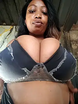 Snapshot of winterqueenx chatting on 04/21/26, 06:09 winterqueenx online show from 04/21/26, 06:09