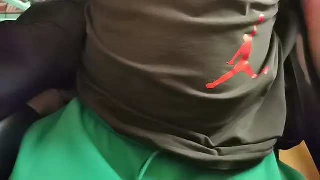 Snapshot of Lucas1andOnly4Girl chatting on 04/13/26, 02:44 Lucas1andOnly4Girl online show from 04/13/26, 02:44