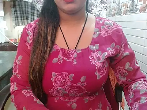 LovingPihu online show from 11/22/25, 05:28