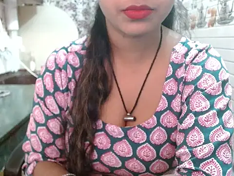 Snapshot of LovingPihu chatting on 12/18/25, 05:46 LovingPihu online show from 12/18/25, 05:46