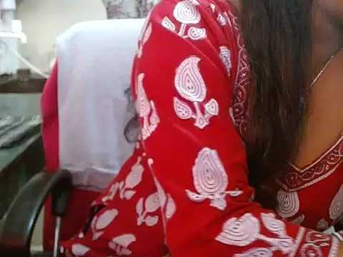 Snapshot of LovingPihu chatting on 01/18/26, 05:44 LovingPihu online show from 01/18/26, 05:44