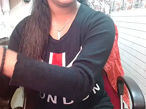 Snapshot of LovingPihu chatting on 02/03/26, 06:00 LovingPihu online show from 02/03/26, 06:00