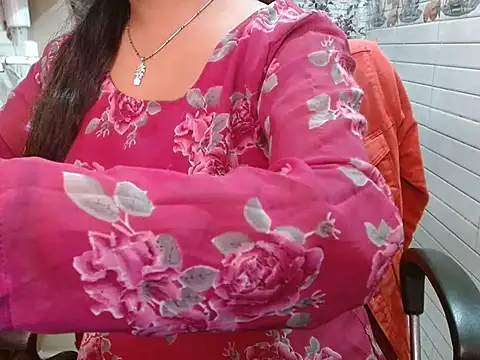 Snapshot of LovingPihu chatting on 02/12/26, 06:19 LovingPihu online show from 02/12/26, 06:19