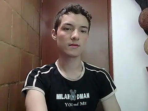 Snapshot of andys_26 chatting on 04/15/26, 07:58 andys 26 online show from 04/15/26, 07:58