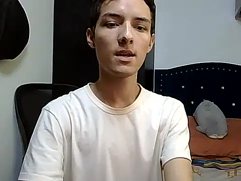 Snapshot of andys_26 chatting on 04/17/26, 08:01 andys 26 online show from 04/17/26, 08:01