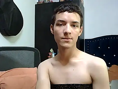 Snapshot of andys_26 chatting on 04/18/26, 07:07 andys 26 online show from 04/18/26, 07:07
