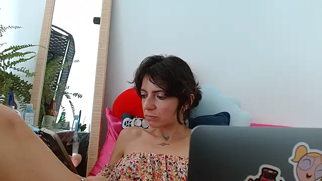 Snapshot of Labebe-rica chatting on 06/19/26, 09:18 Labebe-rica online show from 06/19/26, 09:18