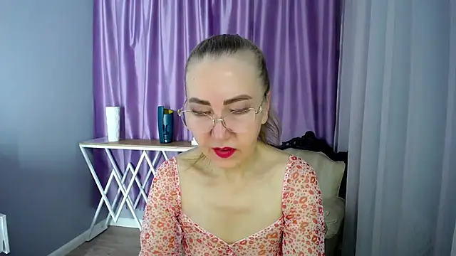 queen a n i online show from 12/03/24, 09:55